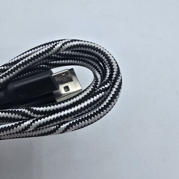 Wireless Gear 6 ft micro usb sync and charge cable. Fabric material. - Picture 3 of 4